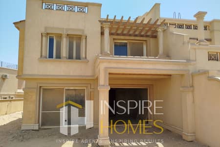 Twin house for sale with immediate delivery, featuring 5 bedrooms