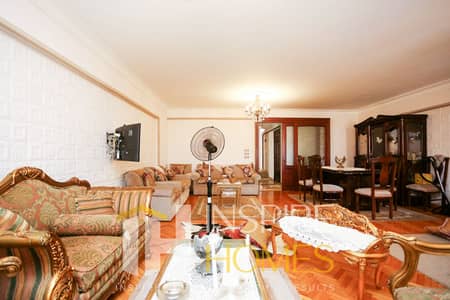 Licensed apartment for sale, 245 sqm – fully open views