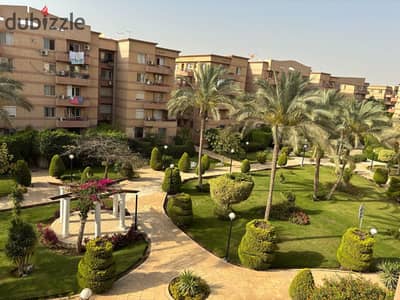 شقة للبيع بموقع لا يتكرر كثيراً في مدينة الرحاب مرحلة رابعة بجوار جميع الخدمات