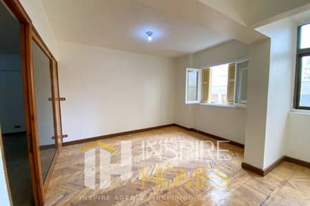 Licensed Administrative Office for Rent – Directly on Victor Emmanuel Square