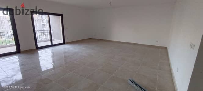 شقة للإيجار في فيفث سكوير مراسم