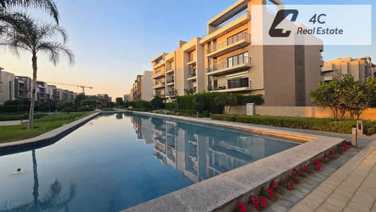 سكاي لوفت للبيع في كمبوند فيفت سكوير مراسم مون ريزيدنس Fifth Square Moon Residence – روف واسع وتشطيب كامل بالتكييفات وتقسيط مميز