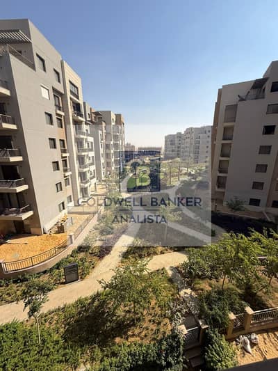شقة فاخرة ثلاث  3 غرف نوم للبيع في ديستريكت 5 القاهرة الجديدة كاملة التشطيب جاهزة للاستلام  لوكيشن مميز داخل المشروع