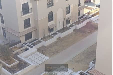 لقطة للايجار فى فيلدج ويست - 75m بحرى - تكييفات ومطبخ كامل - موقع مميز