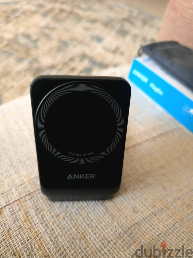 Anker MagGo Wireless Charging Station (Foldable 3-in-1) 7