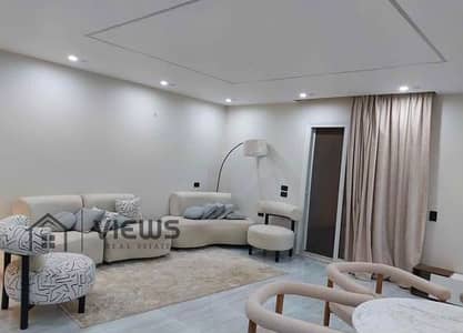شقة 125م + 35م حديقة للايجار بالمطبخ و التكيفات ماونتن فيو اى سيتي Mountain view i city