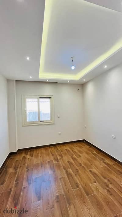 شقة اول سكن بالاندلس2 بالقرب من ش90 وكمبوندميفيدا وقطامية ديونز