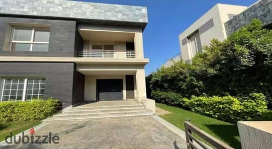 Get a large villa in Garden directly on the lagoon in Sheikh Zayed at a bargain price Beverly Hills