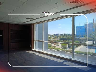 ready to move Clinic 224 m² – Fully finished, air-conditioned, on Axis 26, prime location – Majara Mall