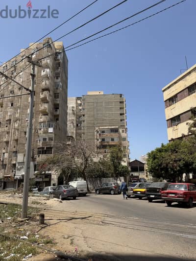 ارض فيلا مميزة على شريط الترام بواجهة بحرية – مصطفى كامل – 355