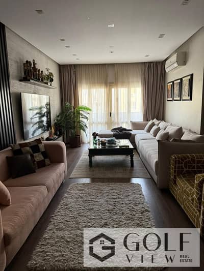 For Sale: 170 sqm first-floor apartment in Al-Khamail Compound, October. Available immediately. Ultra Super Lux finishes. Sale includes kitchen units.