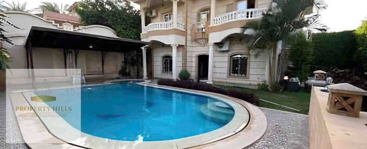 With a low price, a villa with a private pool is available for immediate delivery for sale, area 617 meters. The compound has all services including gas, water, electricity, and is inhabited. It only has villas, a Golden Gym, a pharmacy, and a market, a track, security and guarding all day, and a clubhouse next to Waterway and in front of Al Rehab, and the Mall the yard.