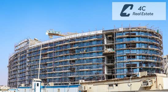 شقة فندقية الترا مودرن وفيو مميز للبيع في كمبوند Marasem Fifth square مراسم فيفت سكوير ليك ريزيدنس – استثمار مميز بعائد قوي وتشطيب فندقي