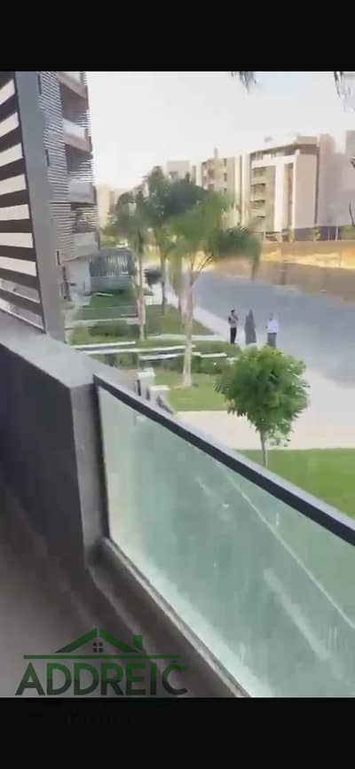 فرصة مميزة للسكن الراقي والاستثمار المضمون في مدينتي شقه بمساحه 133م فى بريفادو وسط المساحات الخضراء والبحيرات الصناعية والمناظر الطبيعية الساحرة