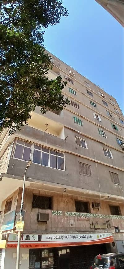 وحدة استوديو نشاط ادارى بموقع متميز بالعباسية