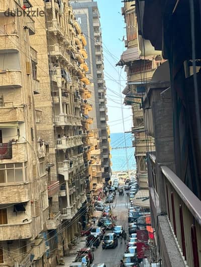 Apartment for sale in Sidi Bishr Bahri Al-Issawi on 15th Street, 3rd floor, 150 sqm, 3 bedrooms, 3-piece bathroom, fully equipped, move-in ready, with