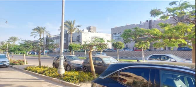 شقة للايجار(دور كامل) في الشيخ زايد كمبوند بيفرلي هيلز تشطيب الترا مودرن 300متر