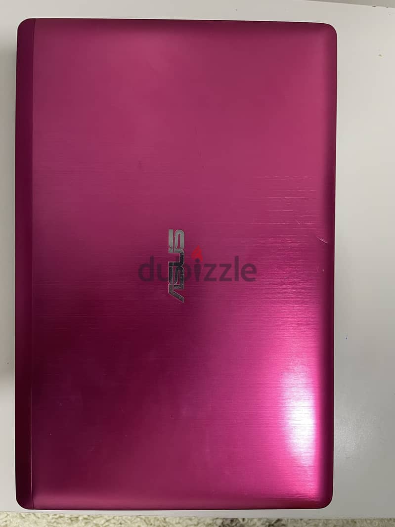 ASUS VivoBook S200E with Touch screen 1