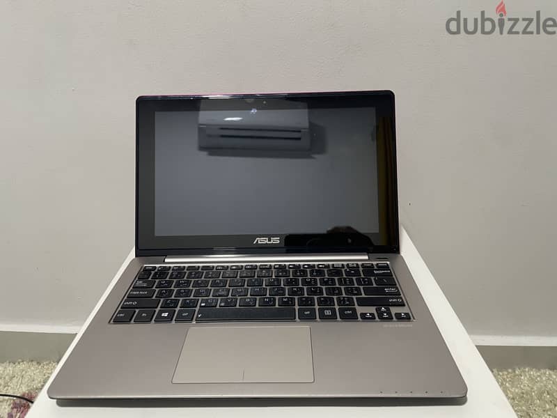 ASUS VivoBook S200E with Touch screen 3