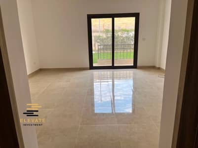 Studio 90m with garden semi furnished for rent at fifth square compound new cairo super lux finished first use