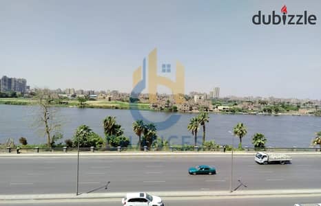 شقة صف اول علي النيل  للبيع  في كورنيش المعادي – بالقرب من نوفارا
