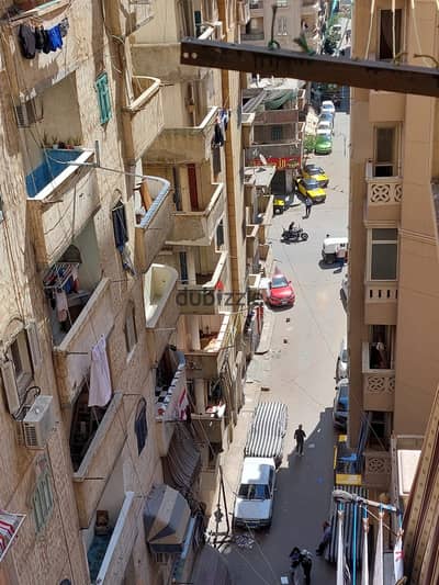Apartment for sale: 3-bedroom unit on Jamal Abdel Nasser Street (main road) heading toward Victoria, 7th floor. Licensed, 90 sq. m. , 2 bedrooms and a
