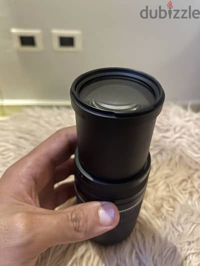 عدسه 37/300 canon ممتازه استعملت مره واحده فقط بسعر لقطه