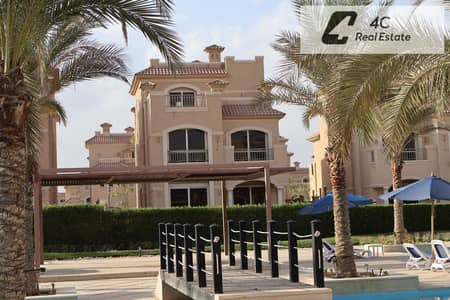 For quick sale: Townhouse - resale in La Vista City - Bagel Total in the compound, with a distinctive layout, ready for viewing, open view landscape.