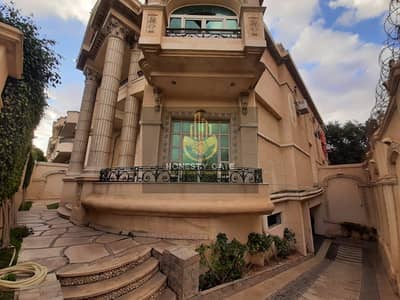 *Villa for Sale in El Shoueifat - 600 sqm - High Super Deluxe Finishing*