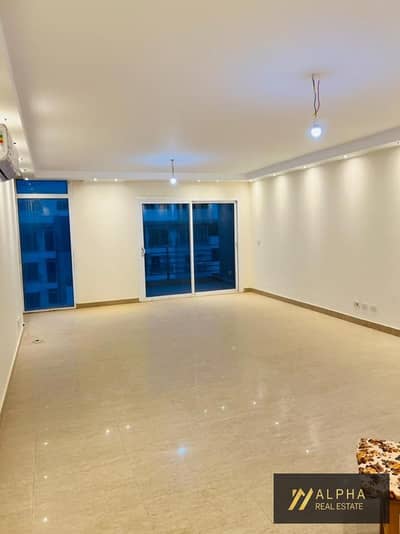 Apartment for Rent in Hyde Park | 208 sqm | 3 Bedrooms | Super Lux Finishing | Semi Furnished | 3 Bathrooms