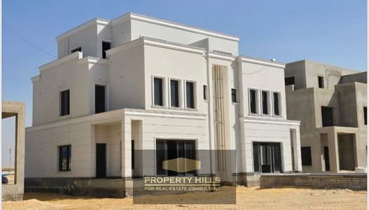 Twin House 195m Corner Deal with West Naia, Panorama and Open View, Possibility of Alchemy Finishing, New Zayed on the Desert, 5 Minutes from 26 July and Mall of Arabia. In Installments