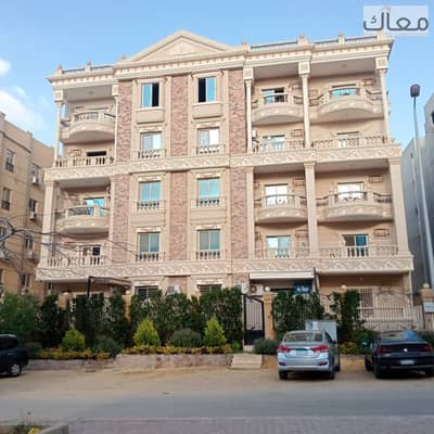 شقه لقطه في قلب اللوتس الجنوبيه دقايق لنادي بلاتينيوم