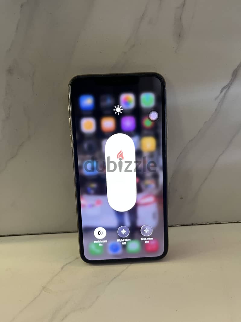 Apple - iPhone 11 Pro Max 2