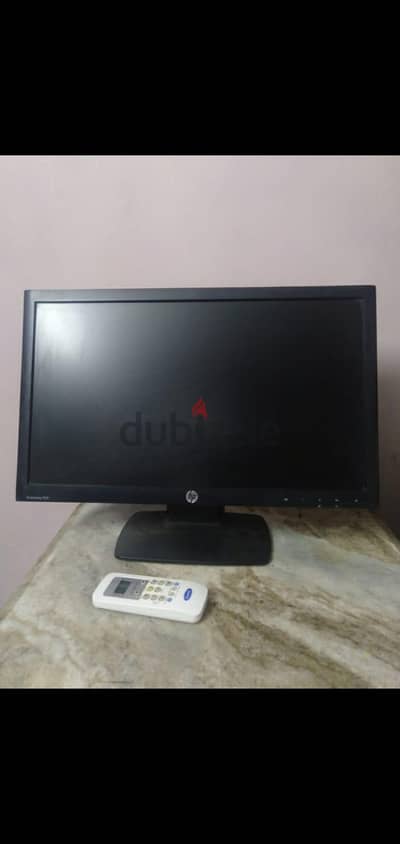 شاشة 22 بوصه hp