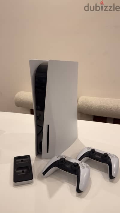 PS5 fat with CD - 2 controllers
