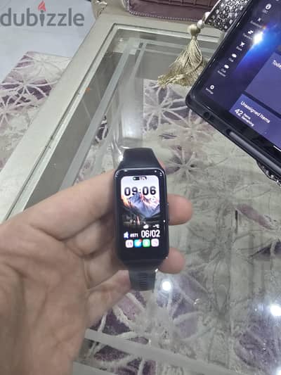هواوي باند ٦ استخدام قليل مع الشاحن