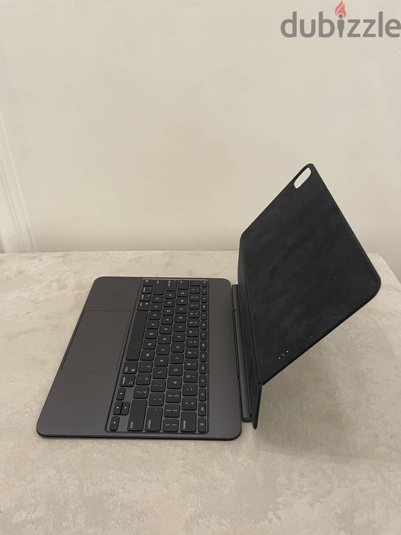 Magic keyboard for ipad pro 13 inch 1
