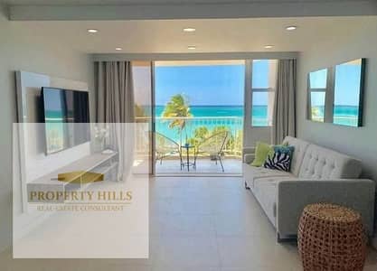 Invest in cash (only 9 million) in one of the most prestigious villages on the coast, a Sea View penthouse