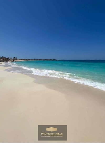 للبيع شاليه متشطب بالكامل على البحر مباشرة في غزالة باي بجوار Playa