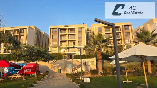 شقه سكاي لوفت للبيع في كمبوند فيفت سكوير مراسم Marasem Fifth Square – روف كبير وتشطيب كامل بالمطبخ والتكييفات