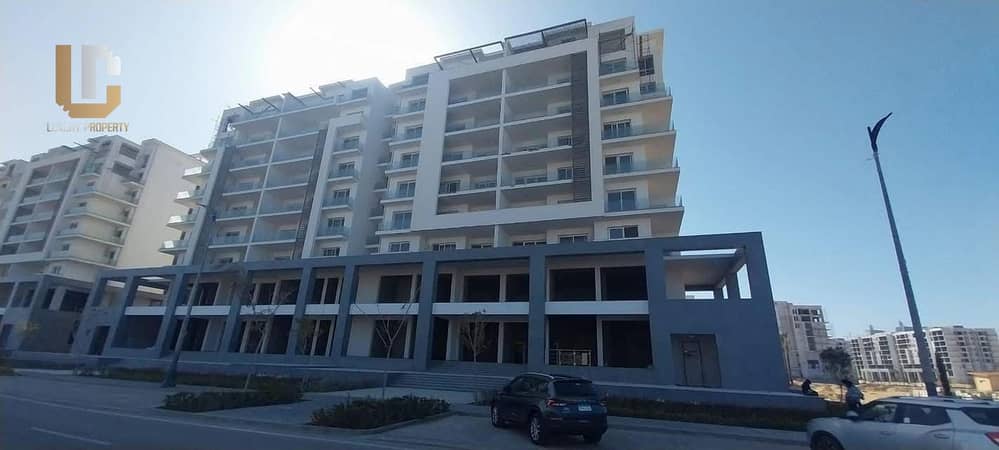 شقة للبيع استلام فوري من المالك مباشرة متشطبة بالكامل في مزارين العلمين الجديدة في مبنى 1 سافاير