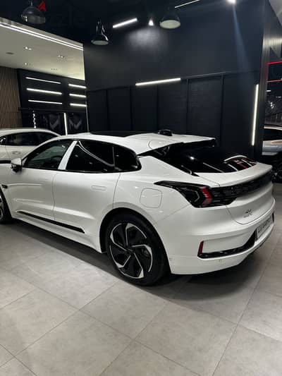 Zeekr 001 2026 white تسليم فوري