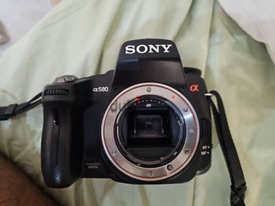 للبيع او البدل كاميرا sony a580 باللنس الماكرو