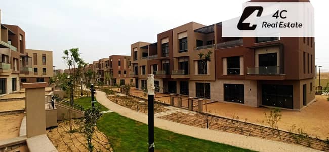 للبيع تاون هاوس كورنر ٢٥٨ متر بمقدم وأقساط أقل من سعر السوق، فيو لاند سكيب، موقع مميز في ديستريكت ٥
