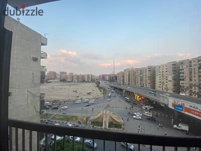 فرصة كبيرة(على ميدان الساعة) للمكاتب والعيادات والسكن وج الأغراض التجارية