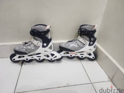 التزلج بالعجلات (Roller Skating