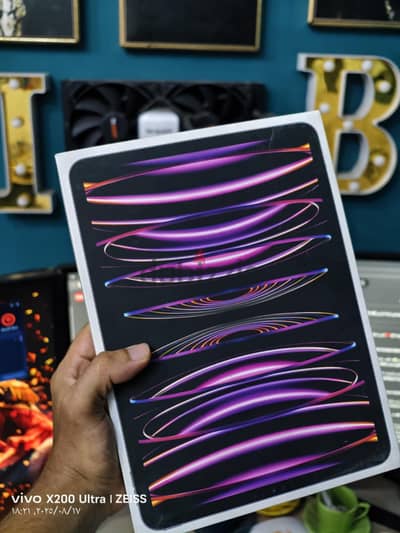 Ipad pro 11inch 2023  m2.128G. كسر زيرو