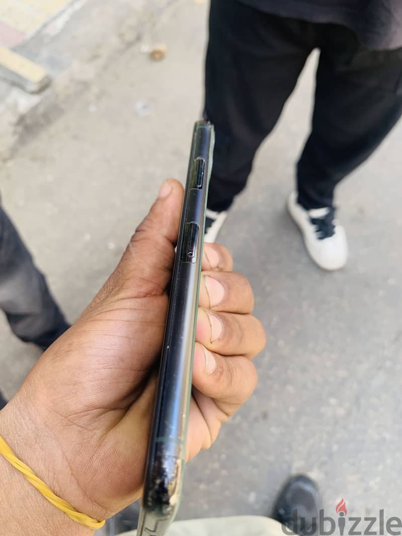 Apple - iPhone 11 Pro Max 1