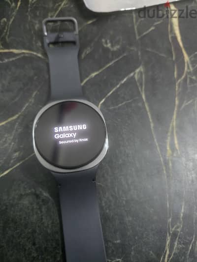 للبيع ساعه samsung watch 8 44mm لونها اسود