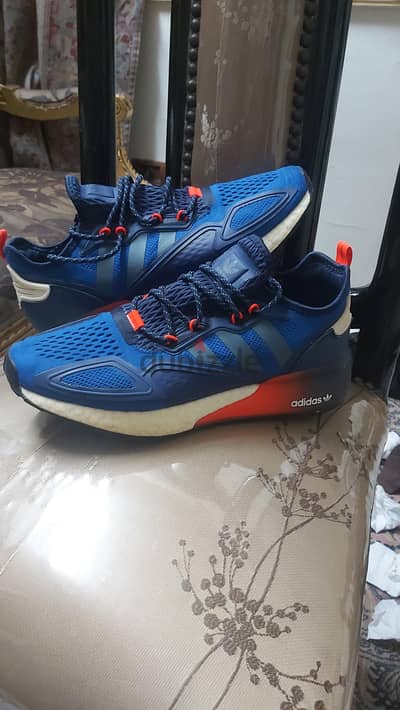 Adidas ZX 2K Boost باللون الأزرق النيلي